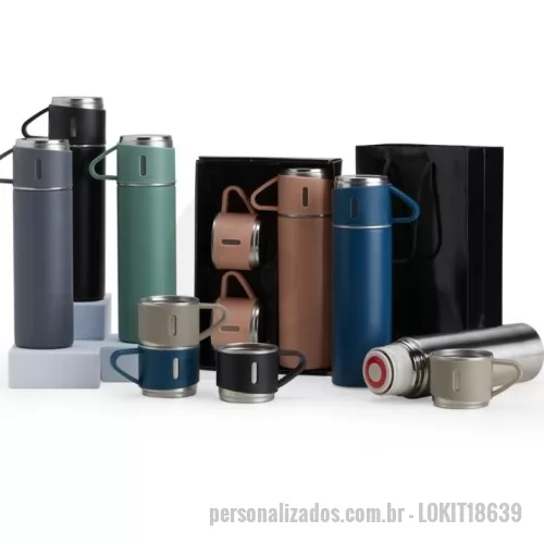 Kit Garrafa com Caneca personalizado - Kit garrafa térmica 450ml com duas tampas extras que podem ser utilizadas como xícaras. Garrafa produzida em inox com base antiderrapante e tampas de inox com revestimento plástico. Acompanha sacola de papel com berço de papelão para acomodação das peças.  Altura :  25,5 cm  Largura :  16 cm  Profundidade :  7,2 cm