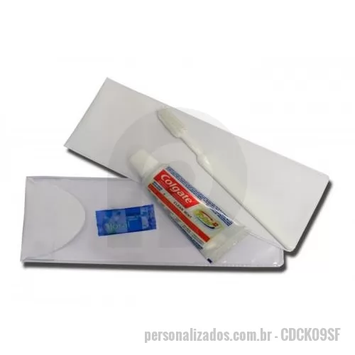 Kit higiene oral personalizado - Kit com 4 peças incluso: 01 Creme dental Colgate total 12 30g | 01 Escova dental 30 tufos | 01 Mini Sabonete uso Individual 20 gr (Floral) | 01 Estojo Parma (18cm comp x 7cm alt)