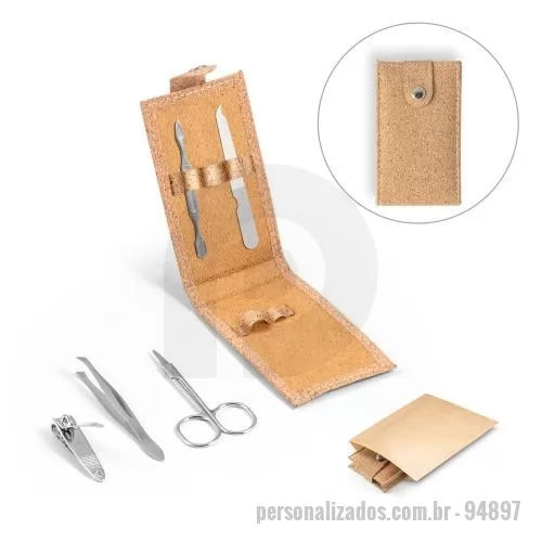 Kit manicure personalizado - Conjunto de manicure em cortiça com cinco peças em aço inoxidável: lixa, tesoura, cortador de unhas, pinça e empurra cutículas. Fornecido em bolsa de papel natural. 