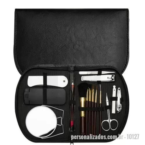 Kit manicure personalizado - Kit Manicure 15 peças em estojo de couro sintético com zíper, parte interna revestida com plástico em relevo e elástico para fixação dos itens, acompanha pente, removedor de pelos, espelho duplo, empurrador de cutícula, pinça, cortador de unha, tesou