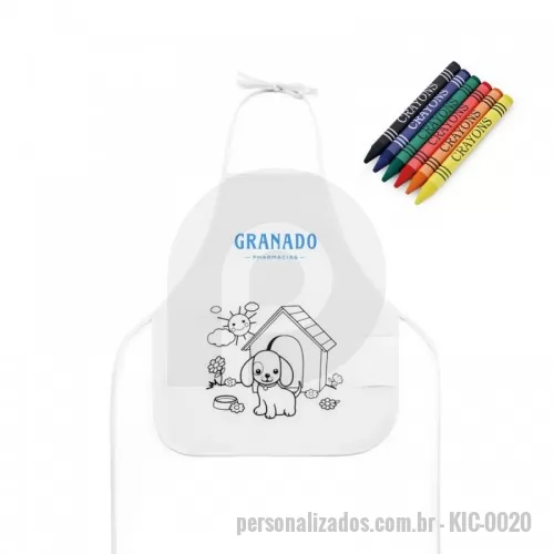 Kit para colorir camiseta personalizado - Avental de criança para colorir. Non-woven: 80 g/m². Com desenho impresso e bolso lateral. 6 gizes de cera inclusos. 380 x 430 mm. 