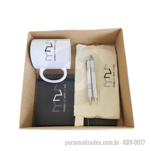 Kit personalizado - Kit Boas vindas/Welcome kit com 1 Caneca de Cerâmica de 300ml + 1 Caderneta 14x21 cm+ 1 Caixa Kraft 24x24x8cm + 1 Caneta Plástica + 1 Estojo de Lona. 