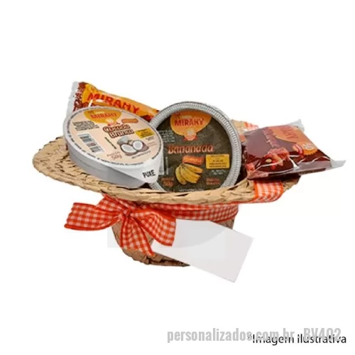 Kit personalizado -  O Kit é composto por:      1 Chapéu de Palha 16,0cm x 6,0cm      1 Pé de Moleque 30g      1 Bananada Cremosa 50g       1 Doce de Leite com Amendoim 30g      1 Cocada Branca Cremosa 50g       Personalização em TAG