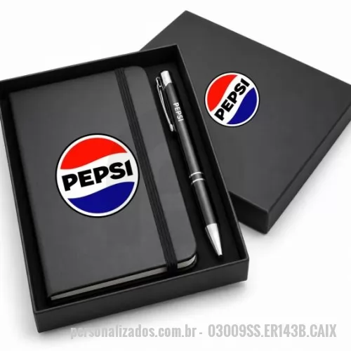 Kit personalizado - Kit Personalizado -  03009SS.ER143B.CAIX - O que acompanha: ? Caixa de apresentação premium personalizada ? Moleskine ecológica com acabamento em bambu ? Caneta metálica personalizada  Dimensões ???? Moleskine: 14 x 9 cm ???? Caixa: 18 x 15 cm - 183550 - Kit