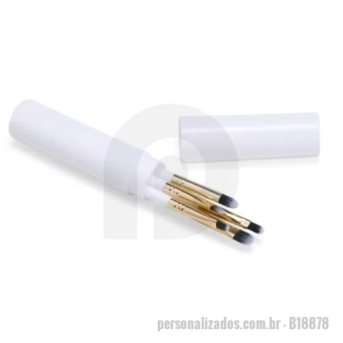 Kit pincel para maquiagem personalizado - Kit pincel para maquiagem Personalizado - B18878 - Kit Pincel 5 Peças – Maquiagem Perfeita com Precisão ????  Conquiste um acabamento impecável com este kit essencial de pincéis. Com cerdas macias, cabos ergonômicos e estojo plástico, ele oferece conforto e praticidade tanto para iniciantes quanto para profissionais.  Inclui:  Pincel língua de gato (bases líquidas ou cremosas)  Pincel chanfrado (delinear olhos e sobrancelhas)  Pincel côncavo (esfumar sombras)  Pincel para sombras uniformes  Pincel para corretivo (cobrir imperfeições e iluminar)  Especificações:  Largura: 2,4 cm  Circunferência: 7,9 cm  Comprimento: 15,3 cm  Área de gravação: 6 x 2,5 cm  Peso: 39 g  ???? Prático, elegante e essencial para quem busca resultado profissional no dia a dia. - 177543 - Kit pincel para maquiagem