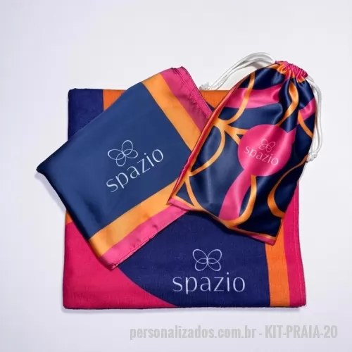 Kit praia personalizado - Canga + saquinho. Kit com canga Salinas 140x70 e saquinho para guardar, os dois personalizados com a sua marca. O kit também pode levar toalha de praia, bolsa ou chapéu. Para ações de verão, eventos, hotéis e presentes de fim de ano. Pedido mínimo: 30 kits. Arte criada pelo nosso estúdio, sem custo no pedido fechado. Fábrica própria no Rio de Janeiro e envio para todo o Brasil. Prazo a partir de 15 dias úteis após a aprovação da arte e o pagamento.