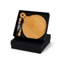 Kit em caixa de papel, tábua em bambu, 2 utensílios de inox para queijo.
