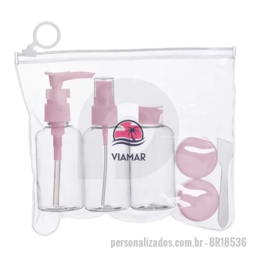 Kit viagem personalizado - Kit viagem 6 peças em estojo ziplock. Contém frasco de 80ml com tampa spray; frasco de 80ml com tampa rosqueável; frasco de 80 ml com tampa pump; 2 potes de 10ml com tampa rosqueável e mini espátula fosca. Frascos plásticos e estojo em pvc com puxador plástico.