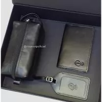 Kit de Viagem em Couro Legítimo ou Sintético com porta passaporte - tag de bagagem - necessaire Gravação baixo relevo
