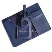 Couro / Sintético  Contém: Nécessaire + Porta Voucher + Tag de Bagagem 