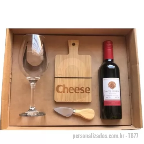 Kit vinho personalizado - 1 Vinho 375ml 1 Tábua em Bambu 1 Faca para Queijo em Bambu  Taça de vidro 1 Caixa Duplex na cor Kraft