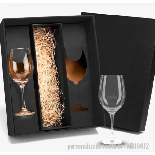 Kit vinho personalizado - Jogo com 2 taças de Vidro para Vinho, com espaço para a garrafa. Capacidade: 490ml. Ideal para brindar os melhores momentos. NÃO ACOMPANHA GARRAFA