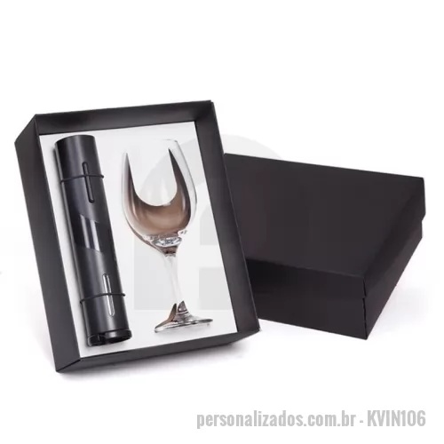 Kit vinho personalizado - Kit em caixa de papel, taça de vinho 385ml, abridor de vinho elétrico com carregamento via USB. Gravação a laser nas peças..