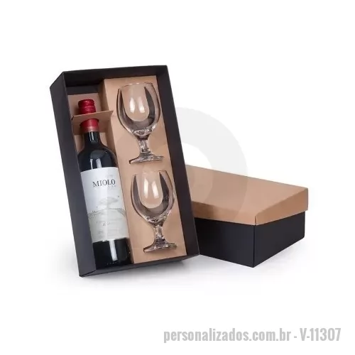 Kit vinho personalizado - Kit Vinho Personalizado contendo: Vinho Nacional Miolo Seleção Cabernet Sauvignon Merlot 750ml 2 Taças Gallant vidro 250ml (7008) 1 Caixa e berço corte e vinco em papel cartão Peso 1.820g / 34x19x10cm