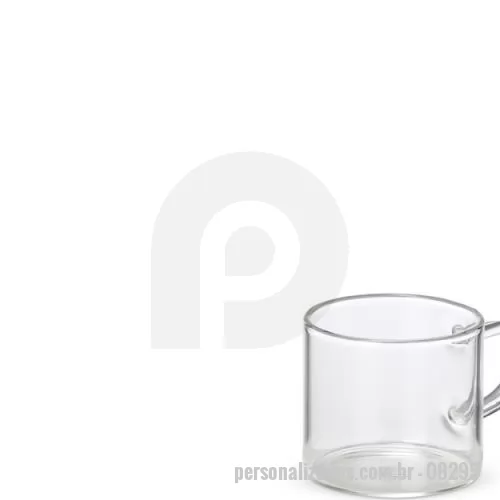 Kit xícara personalizado - Um kit com seis xícaras em estilo clássico para servir uma bebida quente de um jeito especial. Com capacidade máxima de 100ml, cada uma delas é feita em vidro borossilicato, matéria-prima conhecida por sua durabilidade e resistência, o que as transformam em opções excelentes para tomar aquela dose de café ou chá a qualquer hora do dia.