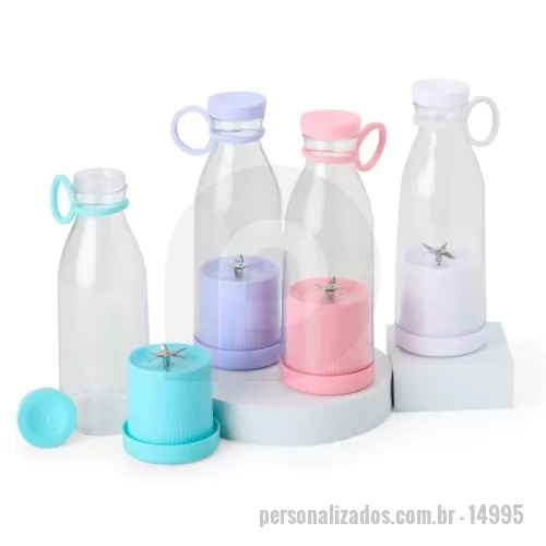 Liquidificador personalizado - Descrição: Mini liquidificador portátil com capacidade de 380ml. Contém tampa rosqueável plástica com alça emborrachada para transporte, ventoinha inox 6 lâminas e base plástica com borrachas antiderrapantes. Acompanha cabo USB. Obs. (Para o funcionamento do produto a quantidade total de frutas/água adicionadas não deve exceder 300ml).