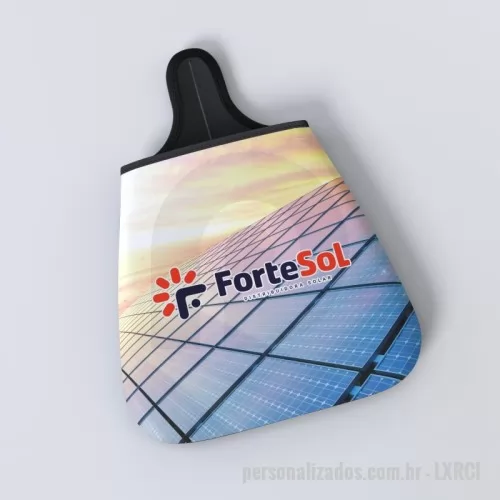 Lixeira para automóvel personalizada - A lixeira para carro em isoflex é uma opção mais econômica que o neoprene, mantendo a mesma qualidade de impressão. Ideal para brindes promocionais, combina custo-benefício com excelente visibilidade da sua marca.