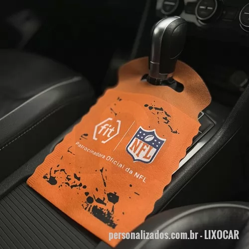 Lixo Car personalizado - Lixocar Personalizado Produzido em TNT de alta qualidade (gramatura 45) com medidas de 17×26 cm e área de personalização de 13×16 cm. Possui bordas seladas, garantindo maior resistência e durabilidade. Personalização em Silk com até 3 cores, ideal para divulgação da sua marca de forma prática e elegante.