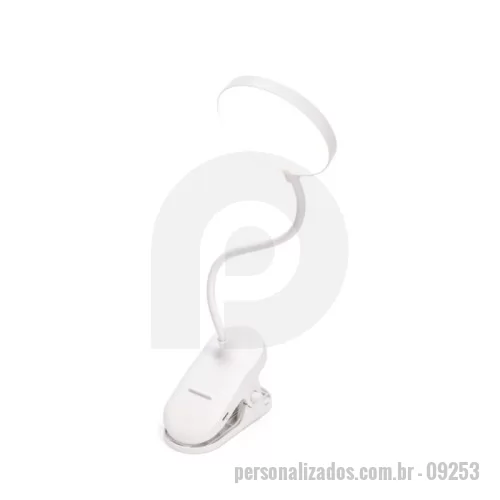Luminária de Mesa personalizada - Luminária de mesa recarregável com 12 LEDs, sendo 6 tons quentes e 6 frios, oferecendo três níveis de iluminação para diferentes ambientes e necessidades. Possui haste flexível ajustável, presilha para fixação em superfícies e acionamento touch para seleção dos modos de luz.  Fabricada em plástico resistente, acompanha cabo USB-C para recarga, proporcionando praticidade e mobilidade no uso diário. Ideal para home office, estudos, leitura, escritório e brindes corporativos personalizados com excelente percepção de valor.  Material: Plástico resistente com iluminação LED recarregável.