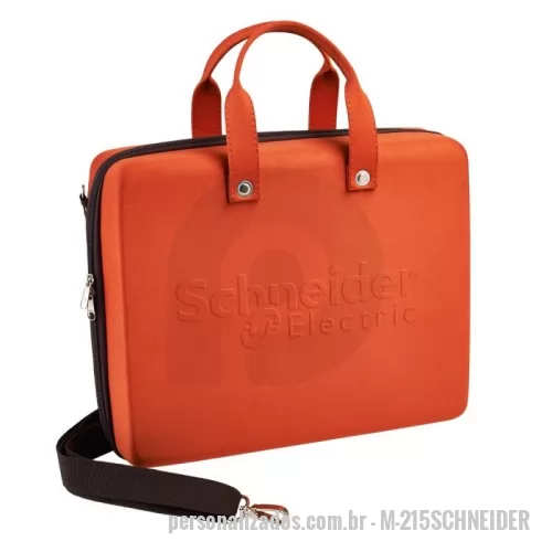 Maleta personalizada - Maleta Expositora com Berço para Acomodar Espelhos de Tomadas - Schneider Eletric Pasta em EVA termomoldado com berço exclusivo para acomodar linha de produtos da Schneider Electric. O projeto foi executado sobre a plataforma da maleta modelo m-215, nele criamos um berço em EVA com rebaixo para acomodar e proteger a linha de espelhos para tomadas da empresa. O projeto ainda consiste em uma pala estampada interna que valoriza ainda mais o mostruário do cliente.  A Rampazzo atua com uma excelente linha de embalagens que podem ser configuradas de acordo com a sua necessidade.  Pastas e maletas para mostruário exclusivas!