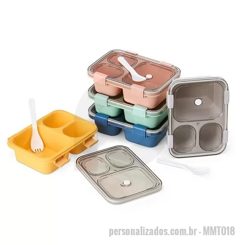 Marmita personalizada - Marmita hermética de 800ml com divisórias e garfo, a solução ideal para as refeições do dia a dia. Feita em PP atóxico e livre de BPA, ela é totalmente segura para alimentos. Equipada com travas de segurança e vedação eficaz, leve-a para qualquer lugar sem riscos de vazamentos. Suas três divisórias internas mantém os sabores separados e controlam as porções, facilitando a montagem de uma dieta equilibrada.
