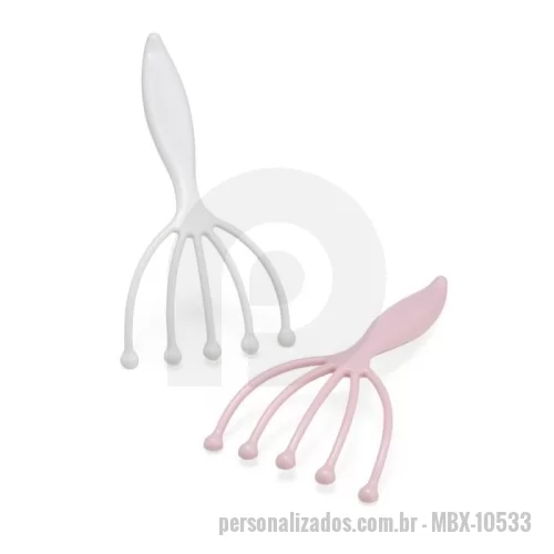 Massageador personalizado -  Uma massagem confortável em qualquer lugar. Compacto e de fácil manuseio, o nosso massageador é ideal para o relaxamento e um importante aliado contra o estresse do cotidiano. Feito de plástico e suas garras possuem bolinhas de aço inoxidável.