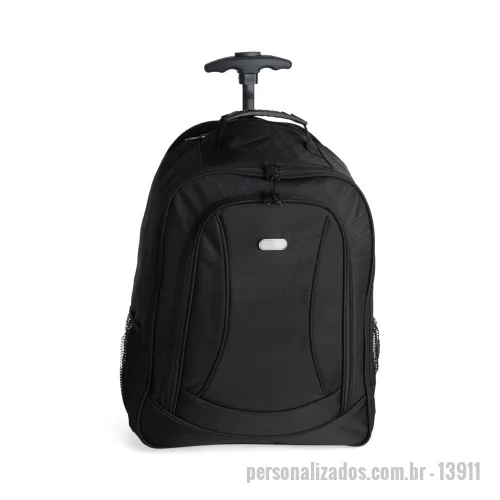 Mochila com carrinho personalizada - Mochila de nylon com rodinhas. Possui compartimento grande com bolso para notebook e “bolso” oposto interno de zíper; dentro deste compartimento fica guardado o pegador, basta segurar o botão PUSH para levantar ou abaixa-lo(neste compartimento ele fica totalmente escondido e ainda conta com um zíper superior para fechá-lo por completo), bolso frontal e dois bolsos laterais de rede. Zíperes preto, alça superior em nylon com pegador emborrachado e alças para costa ajustáveis. Possui uma aba de proteção inferior com velcro para prender na área superior(afim de esconder as alças para costa), também há opção de encaixar a aba de proteção com velcro na área inferior, impedindo que as rodinhas sujem a costa quando carregada deste modo. Rodinhas de borracha de alta densidade e dois suportes plásticos circulares utilizados como freio e apoio para a mochila ficar ereta. Com gravação laser na placa metálica frontal.   Disponível somente na cor: PRETA    Medidas aproximadas para gravação (CxD):  1