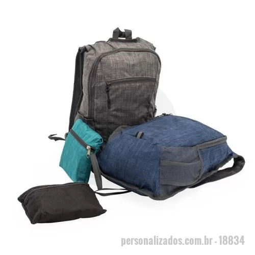 Mochila dobrável personalizada - Prática e despojada, a nossa mochila dobrável de 16 litros é a escolha certa para uma rotina desde academia ao esporte, com facilidade. Compacta, pode ser guardada em formato de estojo quando não estiver em uso, sendo a bolsa extra perfeita que não ocupa espaço. Produzida em Oxford, conta com um compartimento amplo com bolso, dois bolsos laterais em tela para garrafas ou itens essenciais, detalhe refletivo, tornando-o seguro durante viagens ou corridas a noite e um bolso frontal de fácil acesso para guardar documentos, chaves ou outros pertences. Além disso, a mochila conta com alças de ombro respiráveis que os mantêm mais frescos e confortáveis durante as aventuras ao ar livre. Perfeita para quem precisa de versatilidade e eficiência em uma só peça.