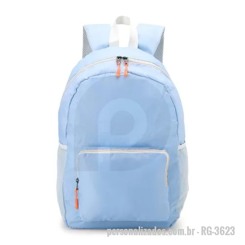 Mochila dobrável personalizada - Funcional e resistente à água, nossa mochila dobrável de 24 litros é perfeita para qualquer momento! Feita em nylon, ela se transforma em um estojo compacto quando não está em uso, ocupando pouco espaço nos ambientes. Ao ser aberta, vira uma mochila 