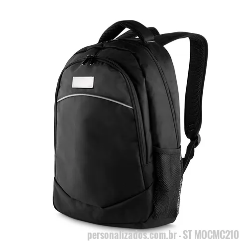 Mochila para notebook personalizada - Mochila para viagem personalizada. Fabricada em poliéster, esse modelo possui ótimo acabamento, além de compartimento para colocar o notebook, dois bolsos laterais, alça de mão e um bolso frontal. Brinde útil a mochila é ideal para divulgar e promove