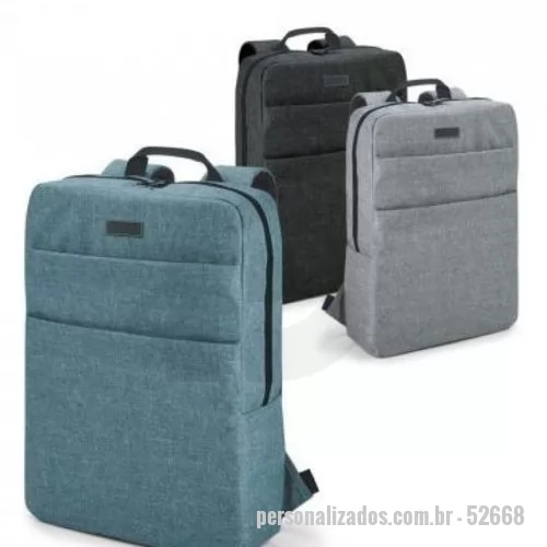 Mochila para notebook personalizada - Mochila para notebook em 600D de alta densidade com compartimento com divisória almofadada para notebook até 15.6''. Interior forrado e almofadado. Mochila com 2 bolsos frontais, parte posterior e alças almofadadas. Placa metálica removível com imã, para fácil gravação. 295 x 390 x 100 mm | Placa: 50 x 20 mm
