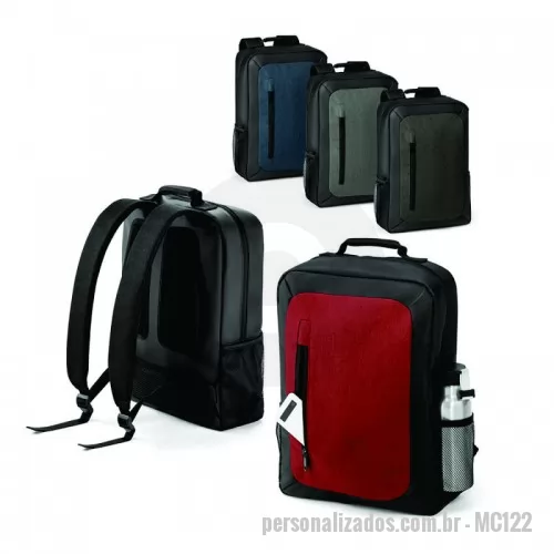 Mochila para notebook personalizada - A opção perfeita para se destacar da concorrência. Disponível em diversas cores, a Mochila para notebook é confeccionada em Nylon 600D de alta densidade e poliéster 600D impermeável. com compartimento principal almofadado para notebook de até 15.6''. Possui bolso frontal com zíper. Dois bolsos laterais em tela. Parte posterior almofadada, com sistema de apoio acolchoado para as costas e alças almofadadas. 280 x 400 x 110 mm