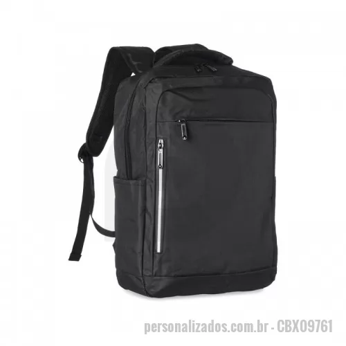 Mochila para notebook personalizada - Mochila para notebook Personalizada - CBX09761 - Mochila de nylon 20 litros com três compartimentos, sendo o principal com bolso para notebook 15,6. Com bolsos laterais e faixa frontal refletiva, a mochila possui adaptador USB externo, alça para encaixe em malas de viagem, duas alças de mãos e alças para as costas com revestimento espumado. Acompanha plaquinha metálica.  Altura :  42 cm  Largura :  31 cm  Profundidade :  16 cm  Medidas aproximadas para gravação (CxL):  1,9 cm x 4,3 cm  Peso aproximado (g):  560 - 152683 - Mochila para notebook