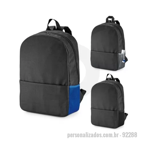 Mochila para notebook personalizada - Mochila para notebook em 600D. Compartimento com divisória almofadada para notebook até 15.6''. Bolso lateral em tela e bolso frontal. Parte posterior e alças almofadadas. Bateria e fone não inclusos. 