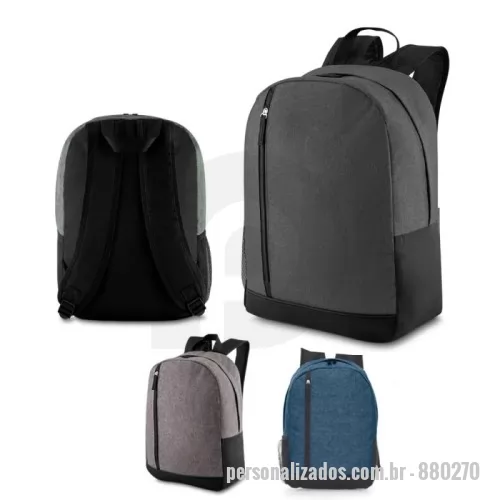 Mochila para notebook personalizada - Mochila confeccionada em poliéster com fechamento através de zíper e puxador metálico. possui bolso lateral com tela e compartimento frontal com zíper. alças para ombros anatômicas e ajustáveis.