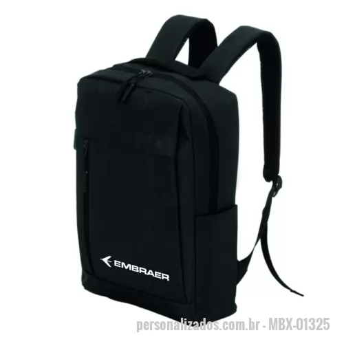 Mochila para notebook personalizada - Mochila de nylon 21 litros com três compartimentos, sendo o principal com bolso para notebook 156. Com divisórias internas para acessórios, a mochila possui bolso lateral e suporte externo usb.