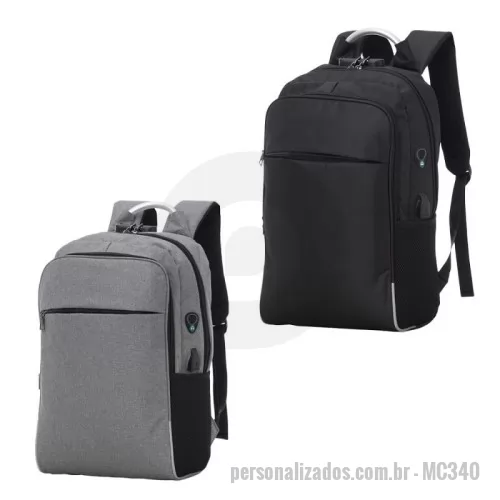 Mochila para notebook personalizada - Mochila para notebook em tecido poliéster.    Parte externa: Fechamento por cadeado com senha; Alça de mão em metal; Alça de ombro acolchoada; 2 bolsos frontais; 2 bolsos laterais; Mini bolso na alça de ombro; Conector USB na lateral; Saída para fones de ouvido na lateral.    Parte interna: Compartimento para notebook de 30x27cm, Tamanho total do Notebook - 15,6