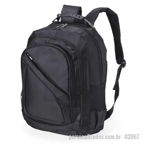 Mochila para notebook personalizada - Mochila de nylon 30 litros com quatro compartimentos, sendo o principal com bolso para notebook 15,6. A mochila possui bolsos laterais em malha, duas alças de mãos e área costada com revestimento espumado.