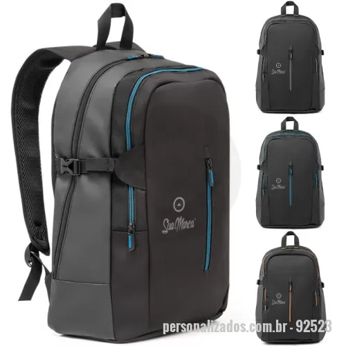Mochila para notebook personalizada - Mochila para notebook 900D com acabamento em couro sintético, oferecendo estilo e funcionalidade. Possui 2 compartimentos principais, sendo o posterior forrado com divisória almofadada para proteger notebooks de até 15,6