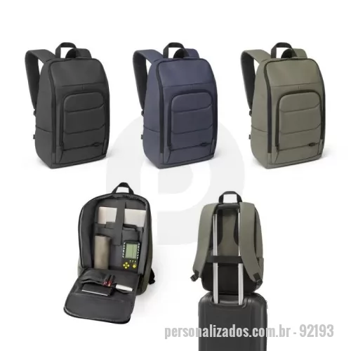 Mochila para notebook personalizada - Mochila para notebook em poliéster reciclado 600D (100% rPET) de alta densidade, com revestimento resistente à água e forro interno em 210D poliéster reciclado (100% rPET). Conta com compartimento principal espaçoso, diversos bolsos organizadores e duas divisórias almofadadas para notebook de até 16