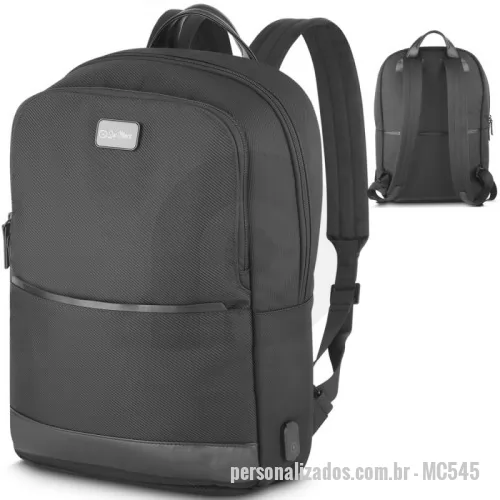 Mochila para notebook personalizada - Mochila Premium Personalizada, perfeita para quem busca estilo, conforto e funcionalidade. Confeccionada em poliéster acolchoado de alta qualidade, garante durabilidade e proteção para seus itens essenciais. Suas alças de ombro acolchoadas oferecem um ajuste confortável, enquanto o tecido impermeável protege contra imprevistos climáticos. Conta com um bolso frontal com zíper para itens de fácil acesso e uma divisória interna para canetas e objetos pequenos. Aceita notebooks de até 15,6”, além de ter um porta USB na lateral para maior praticidade. Ideal também para viagens, com engate para mala de viagem. Organize-se com estilo e conforto!