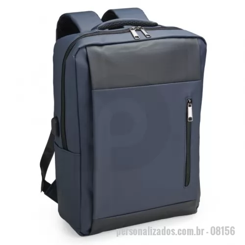 Mochila para notebook personalizada - Proteção, segurança e praticidade em um só modelo! Esta mochila de 22 litros é confeccionada em poliuretano impermeável, garantindo resistência e proteção extra contra chuva e respingos. Seu compartimento principal inclui um espaço acolchoado para notebook de até 17 polegadas, enquanto o cadeado numérico TSA adiciona uma camada extra de segurança, tornando-a uma opção antifurto ideal para o dia a dia. Conta ainda com dois bolsos laterais para itens de fácil acesso e adaptador USB para carregar dispositivos com mais praticidade. O transporte é confortável e respirável, graças à alça de mão e às alças para as costas com revestimento espumado.