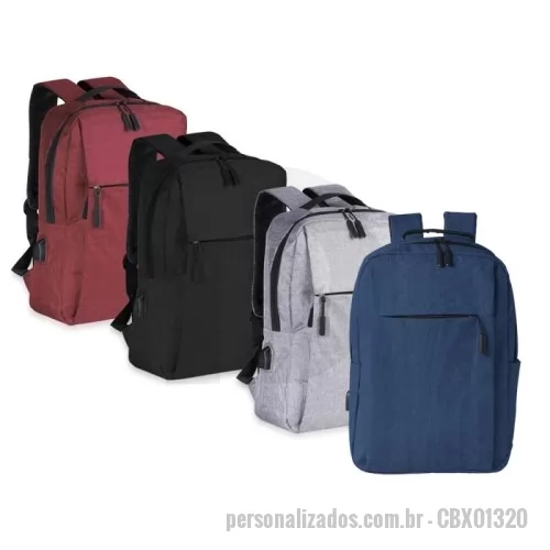 Mochila para notebook personalizada - Mochila para notebook Personalizada - CBX01320 - Moderna, funcional e resistente, essa mochila de 21 litros é ideal para o dia a dia corrido de quem precisa unir praticidade e estilo. Fabricada em nylon de alta durabilidade, ela conta com três compartimentos espaçosos, incluindo um bolso acolchoado para notebook de até 15,6”.  Seu interior possui divisórias organizadoras para acessórios e documentos, enquanto o bolso lateral oferece fácil acesso a garrafas ou objetos menores. Um dos destaques é o suporte externo com entrada USB, que facilita a recarga de dispositivos eletrônicos em movimento (necessário conectar a um power bank, não incluso).  ???? Especificações: Capacidade: 21 Litros  Altura: 43 cm  Largura: 29 cm  Profundidade: 17 cm  Peso aproximado: 522 g  Área para personalização (CxL): 23 cm x 10 cm - 175884 - Mochila para notebook