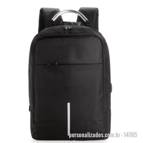 Mochila para notebook personalizada - Descrição: Mochila antifurto em poliéster impermeável, com capacidade de 16 litros e fechamento em zíper. Possui cadeado de segredo, entrada externa para cabo USB, passagem para fones de ouvido, três compartimentos de diferentes tamanhos, incluindo bolso frontal com divisória para notebook de até 15,6 polegadas e alça superior reforçada. Conta ainda com engate para malas, alças de costas e painel traseiro acolchoados. Altura :  41 cm  Largura :  25 cm  Profundidade :  12 cm