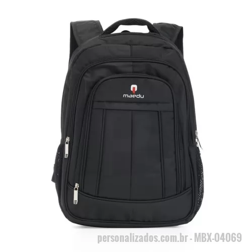 Mochila para notebook personalizada - Mochila de poliéster 25 litros com três compartimentos, sendo o principal com bolso para notebook 15,6. A mochila possui bolsos laterais em malha, duas alças de mãos e área costada com revestimento espumado. 