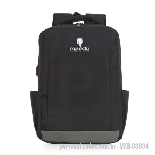 Mochila para notebook personalizada - Mochila de nylon 21 litros com dois compartimentos, sendo o principal com bolso para notebook 15,6. Com divisórias internas para acessórios, a mochila possui bolsos laterais, suporte externo usb, duas alças de mãos e alça para engate em malas de viagem.