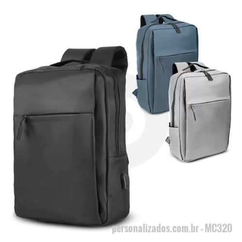 Mochila para notebook personalizada - Mochila para notebook em tecido poliéster 600D e interior em 210D. Parte externa: 2 Bolsos frontais com ziper; 1 Bolso lateral; Alça de mão e ombro acolchoadas; Conector USB externo na lateral; Engate para mala de viagem.  Parte interna: Compartimento acolchoado para notebook de 39x27cm; Tamanho total do Notebook - 15,6¨ 2 Porta Objetos; 2 Porta Canetas.