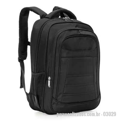 Mochila para notebook personalizada - Mochila de poliéster 27 litros com três compartimentos, sendo o principal com bolso para notebook 15,6. Com divisórias internas para acessórios, a mochila possui bolsos laterais em malha, alça de compensação, duas alças de mãos e área costada com revestimento espumado.  Altura: 50 cm Largura: 36 cm Medidas aproximadas para gravação: (CxL): 8 cm x 15 cm