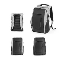 Mochila para notebook em 900D e Tarpaulin com 2 compartimentos principais com diversos bolsos interiores. Um completamente forrado e acolchoado para computador de grandes dimensões até 17". A mochila tem ainda 2 bolsos frontais, 2 bolsos laterais com zípper e bolso oculto nas costas com zípper. Contém ainda tira de transporte para trolley e entradas USB e Jack 3,5mm. Parte posterior e alças são almofadadas. 330 x 480 x 180 mm