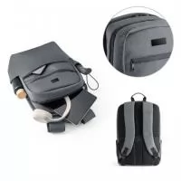 Mochila para notebook em Nylon 2Tone impermeável com 2 compartimentos e alças almofadadas. O compartimento posterior tem 2 divisórias almofadadas com fecho em velcro para notebook até 17